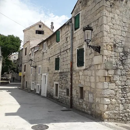 Rosse Apartman *